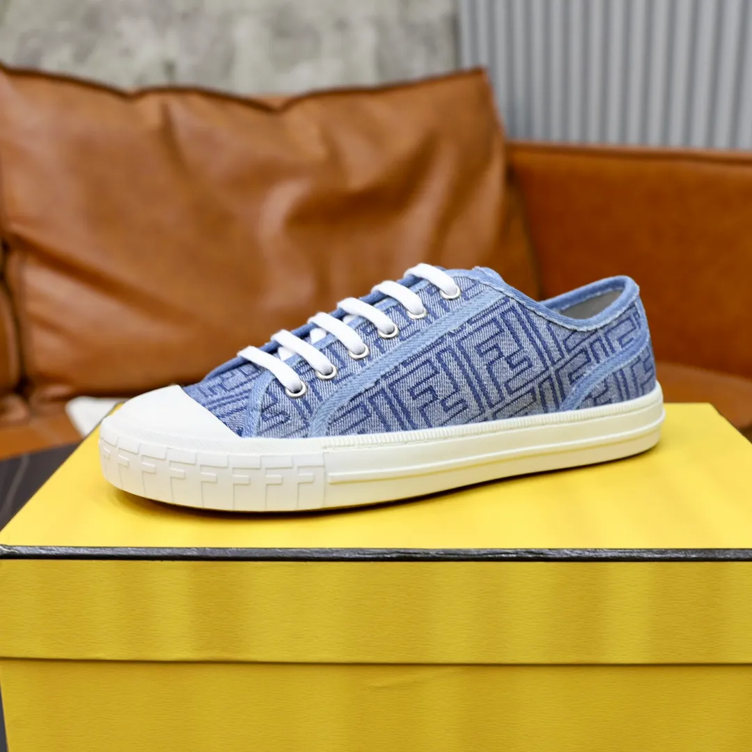 Factory price: 480 original order (couple model) Brand: FENDI Fendi 🙅‍♂️🙅‍♂️🙅‍♂️ Size: Female 35–40, Male 39-44 (45 can be customized) Grade: Official website genuine Material: Imported original LoGO fabric upper Original comfortable lining TPU wear-resistant lightweight outsole Style category: Loafers New trendy shoes Color: actual picture color